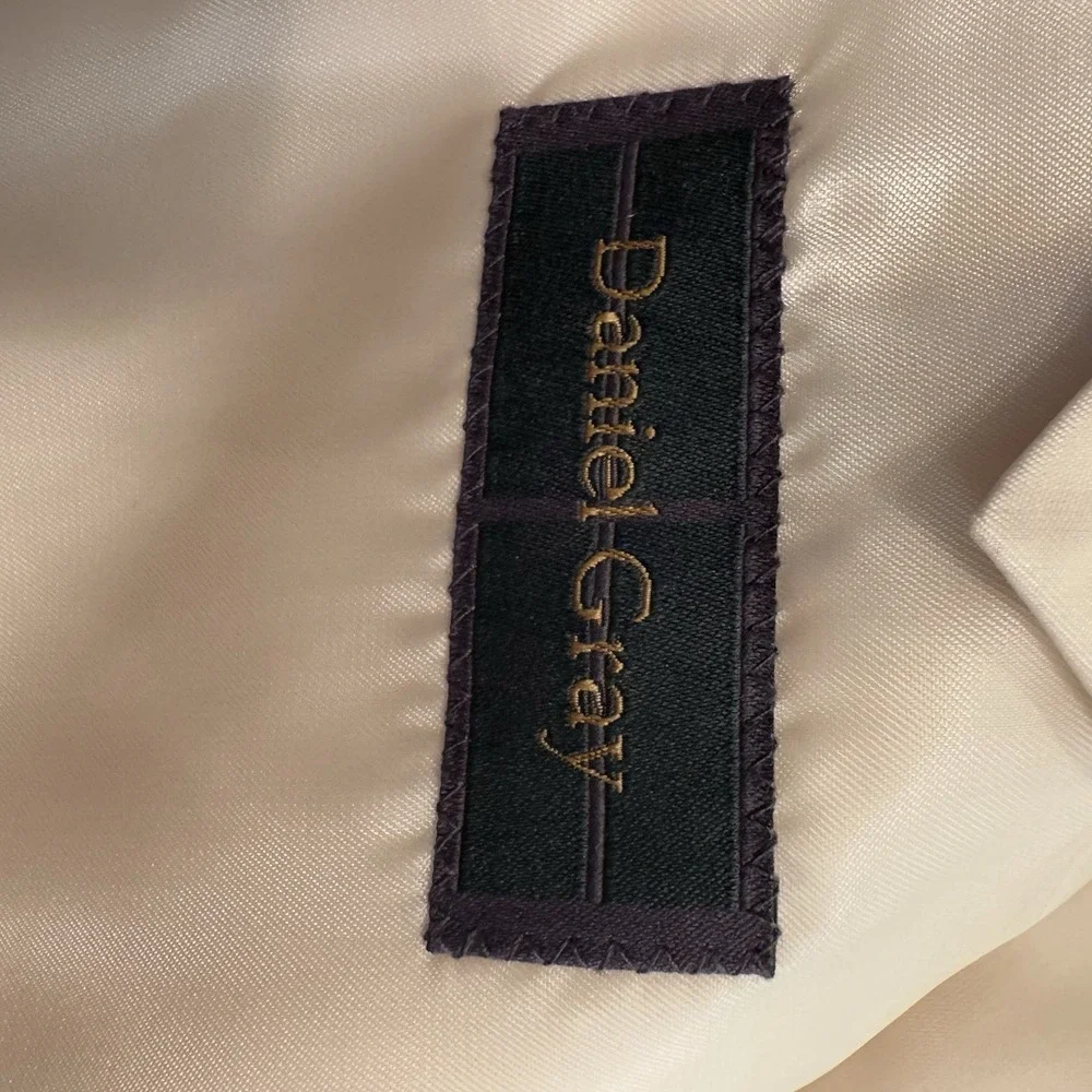 Daniel Gray Blazer Mens Size 40 R  Beige  Two Button 100% Silk  S&K Famous Brand
